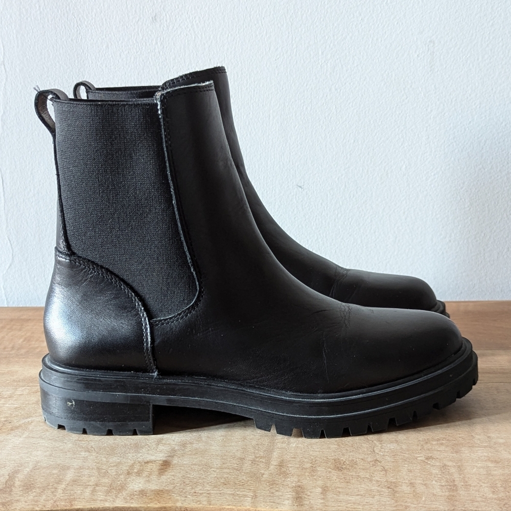 Madewell Bradley Chelsea Lugsole Boots - Black
